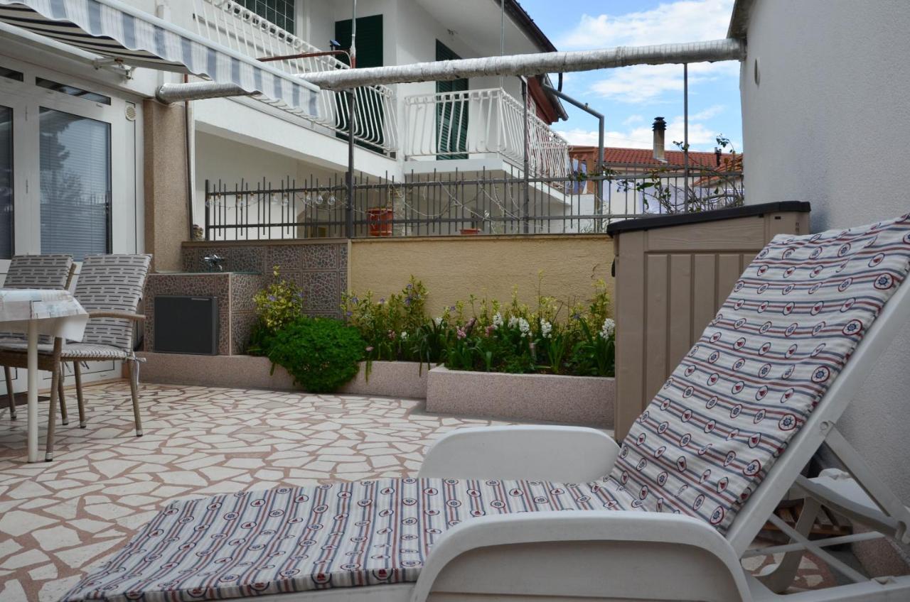 Ma-Lo Apartment พิโรวัซ ภายนอก รูปภาพ